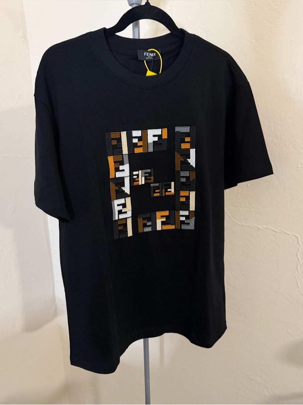 T shirt men Embroidered T-Shirt Black